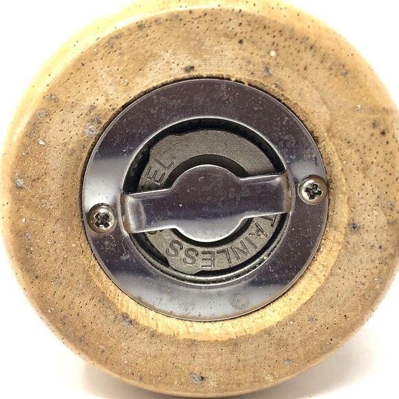 Wood  Pepper Mill Grinder  Vintage 70s Hand Crafted 2-Tone Engraved Bottle Shape - Picture 7 of 10